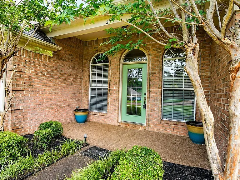 20 Country Brook Dr — Photo 2