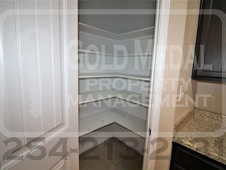 4505 Cambridge Dr — Photo 10