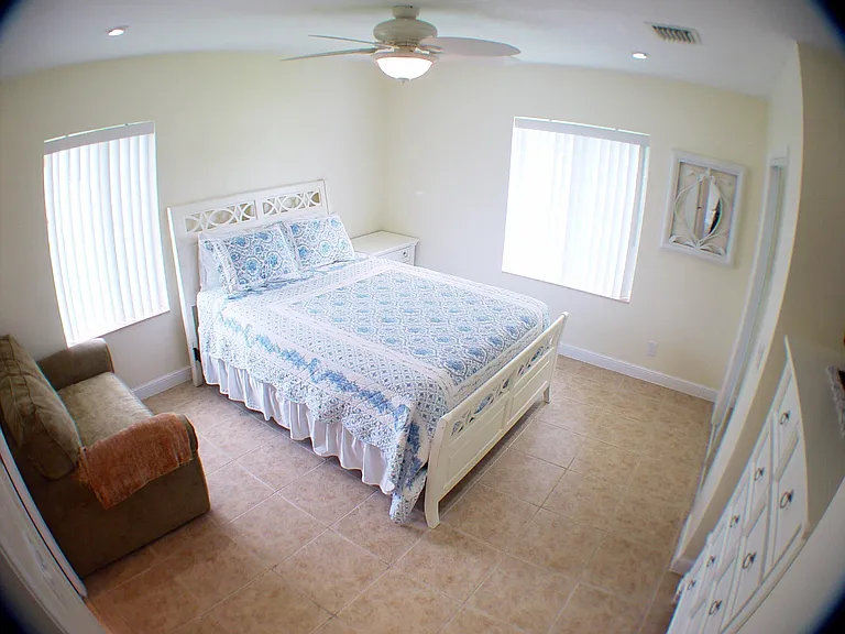 600 S Riverside Dr — Photo 10