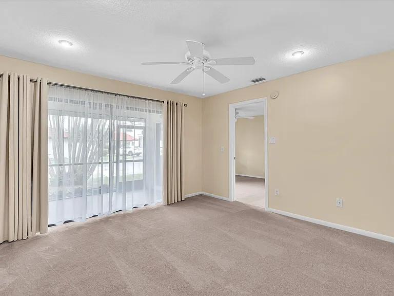 299 NW 36th Ave — Photo 22