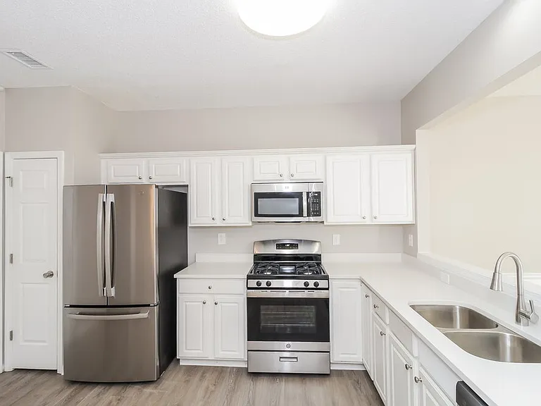 191 Regent Pl — Photo 12