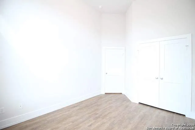 250 Topaz — Photo 16