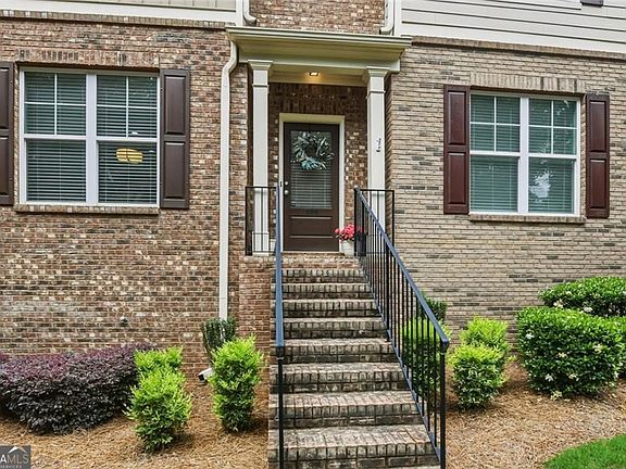 2nd image of 209 Aventine Ln