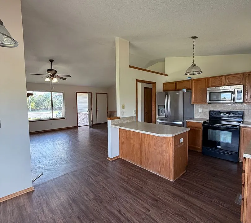 11818 W Wilkinson Ct