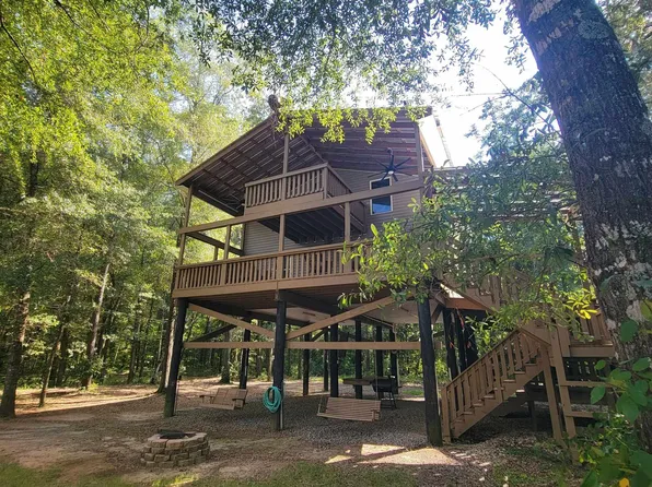 319 Riverside Dr, Hawkinsville, GA 31036