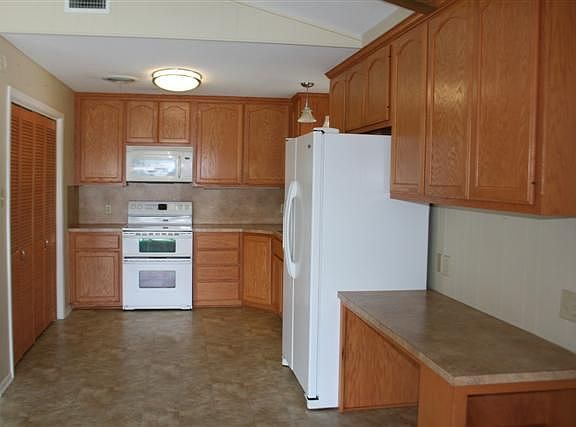 5th image of 500 Oleander Dr