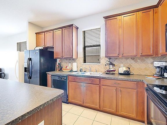 4th image of 805 Woods Landing Dr