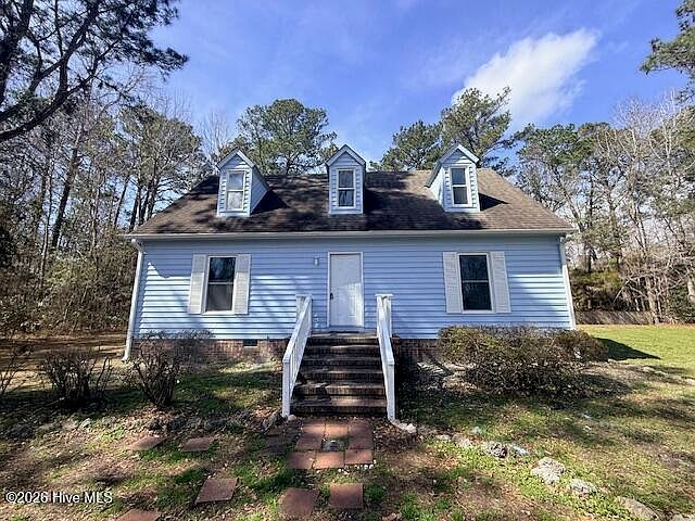 1st image of 309 Country Club Ln
