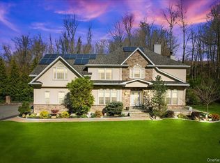 16 Lori Ln, Chester, NY 10918
