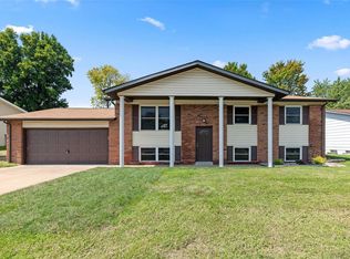 2809 Olde Greenwich Dr, Saint Charles, MO 63301