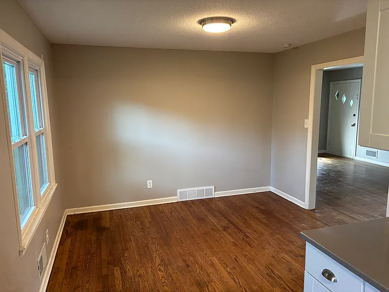 6729 Melrose Ln — Photo 9