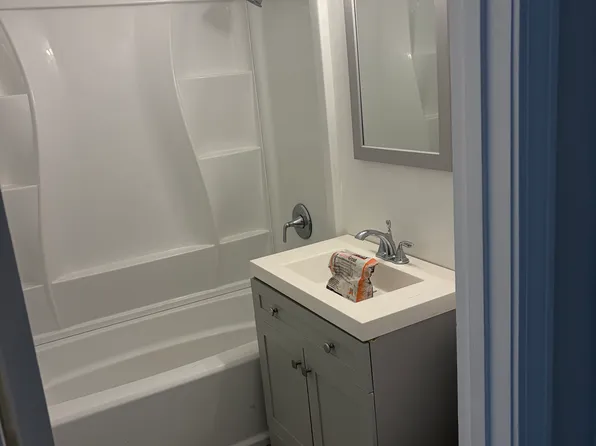 2405 E 79th St, Kansas City, MO 64132