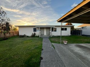 310 Orchard Ln #B, Fortuna, CA 95540