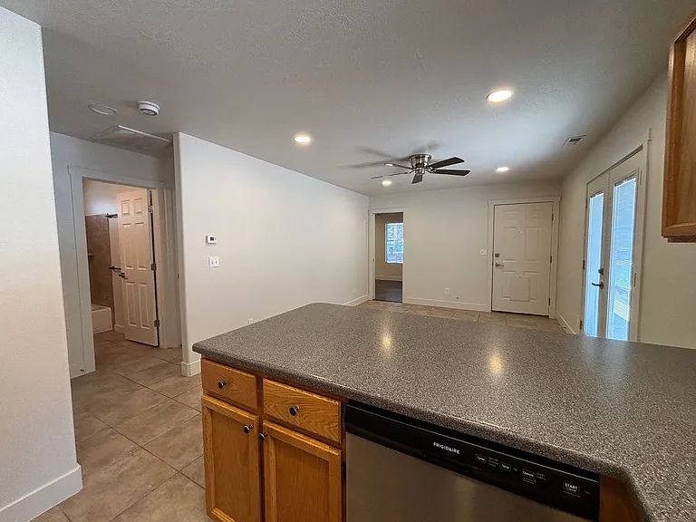 696 N 600 W #B — Photo 21