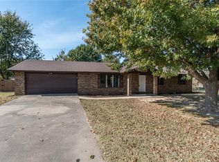 1623 Daisy Cir, Lowell, AR 72745