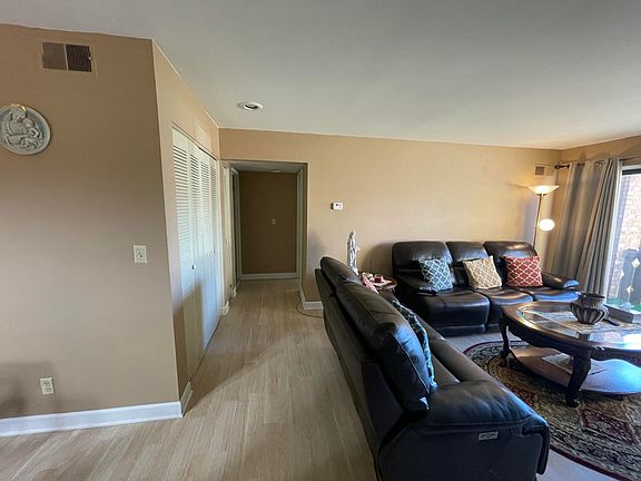4th image of 2106 Pauline Blvd