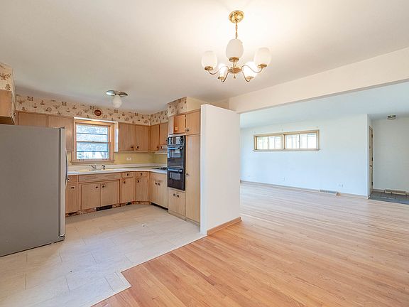 3rd image of 12443 S McVickers Ave