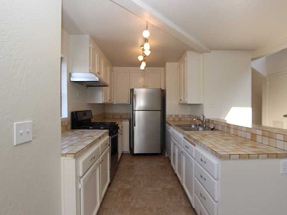 5th image of 4016 Promontory St