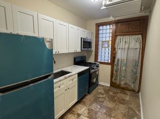 2840 W Addison St #B, Chicago, IL 60618