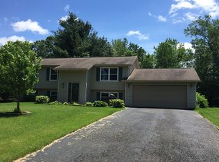 40 Red Leaf Dr, Rochester, NY 14624