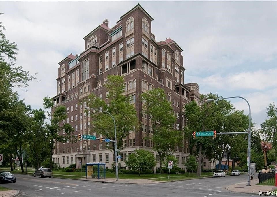 1st image of 925 Delaware Ave #1D