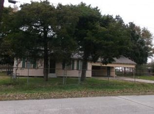 3746 Mockingbird St, Orange, TX 77630