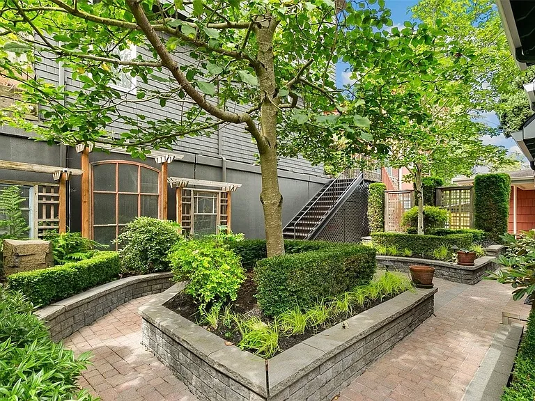 10822 Rainier Ave S — Photo 3