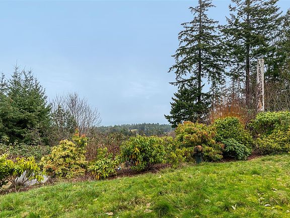 4th image of 4718 Laguna Way