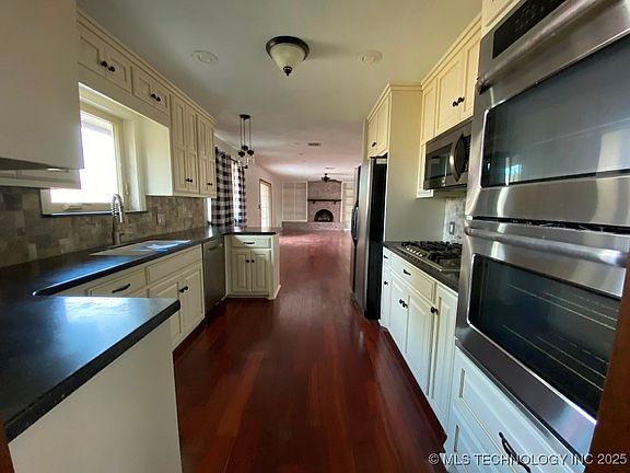 2nd image of 313 Wren Dr