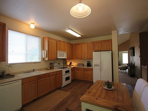 5th image of 2138 Woodpark Dr