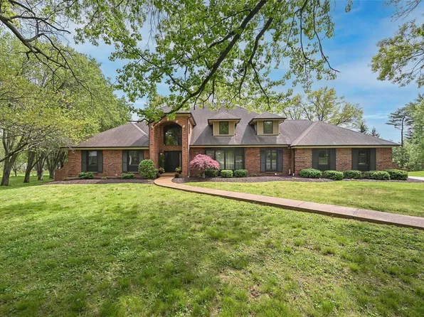 11 Clerbrook Ln, Saint Louis, MO 63124