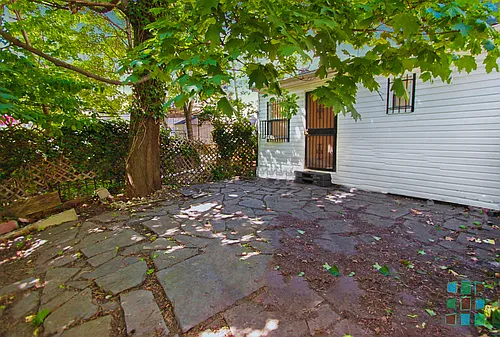 131 Hall St #1 Photo 1