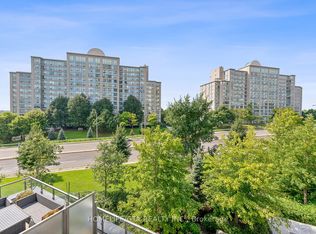 18 Graydon Hall Dr #904, Toronto, ON M3A 0A2