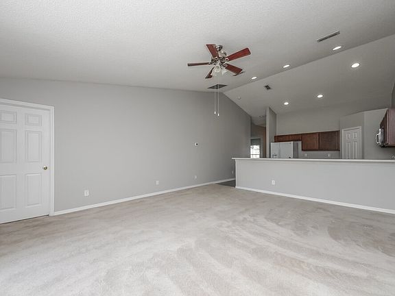 3rd image of 859 Franconville Ct