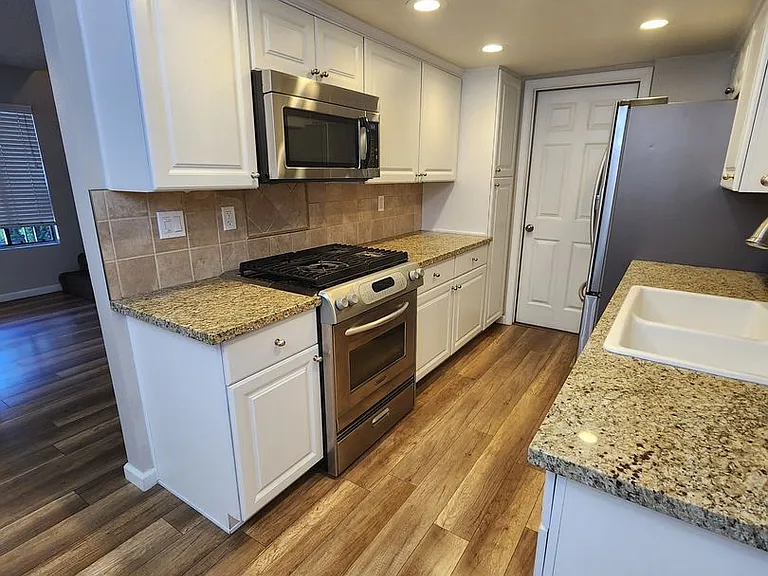 1744 Longbranch Ave — Photo 10