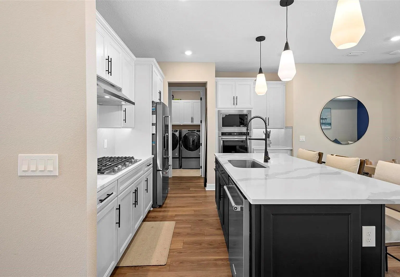 3 bed, 2014 sqft, $4,150 — Photo 2
