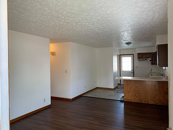 5th image of 86 E Franklin Ave
