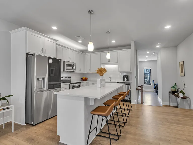 2030 Main St NW #204 — Photo 4