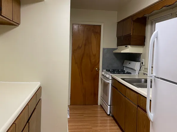 1509 27th St APT 6, Zion, IL 60099