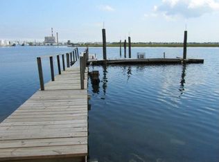 1 Reina Rd, Oceanside, NY 11572