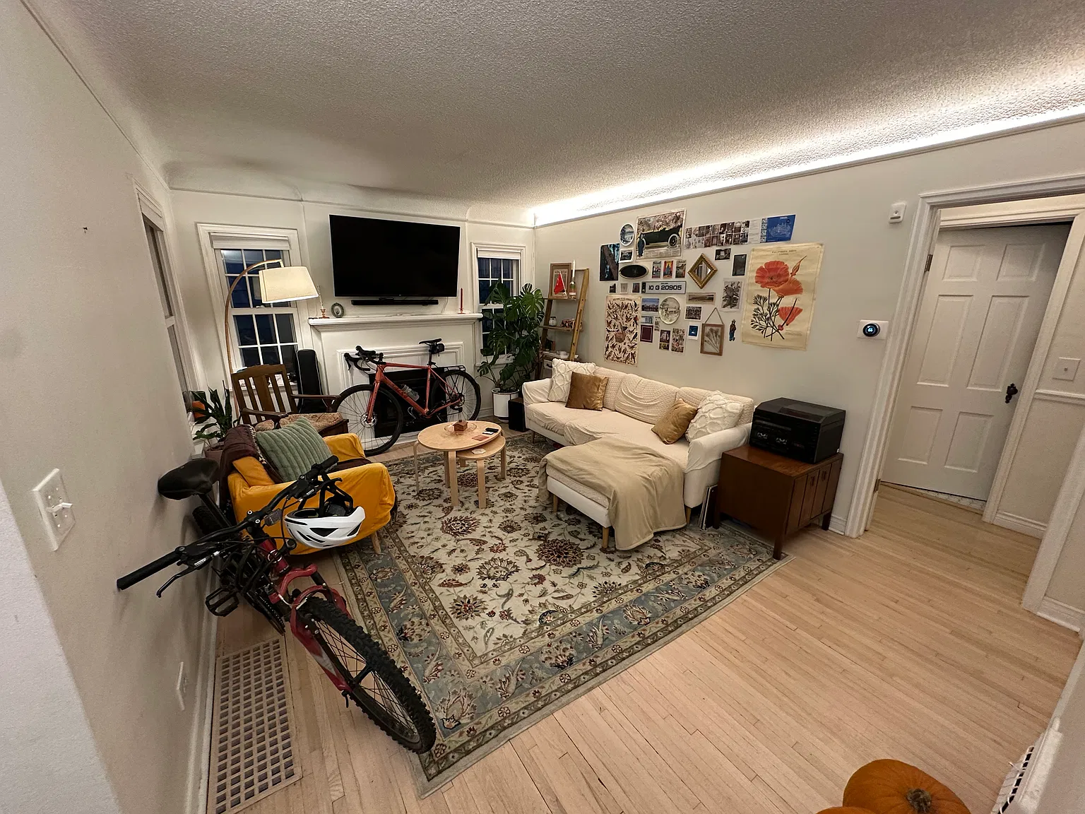 3 bed, 1595 sqft, $945 — Photo 3