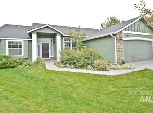 2082 N Arrow Wood Ave, Meridian, ID 83642