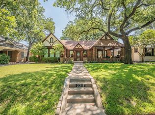 2211 Warner Rd, Fort Worth, TX 76110