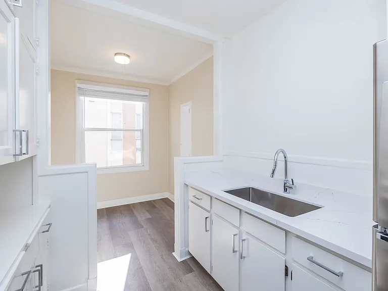 226 Athol — Photo 14