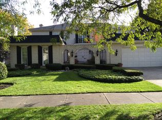 1014 Knoll Ln, Wilmette, IL 60091