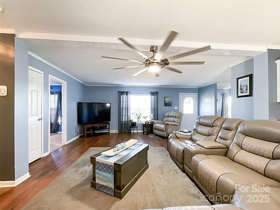 5th image of 2800 Garden Glen Ct