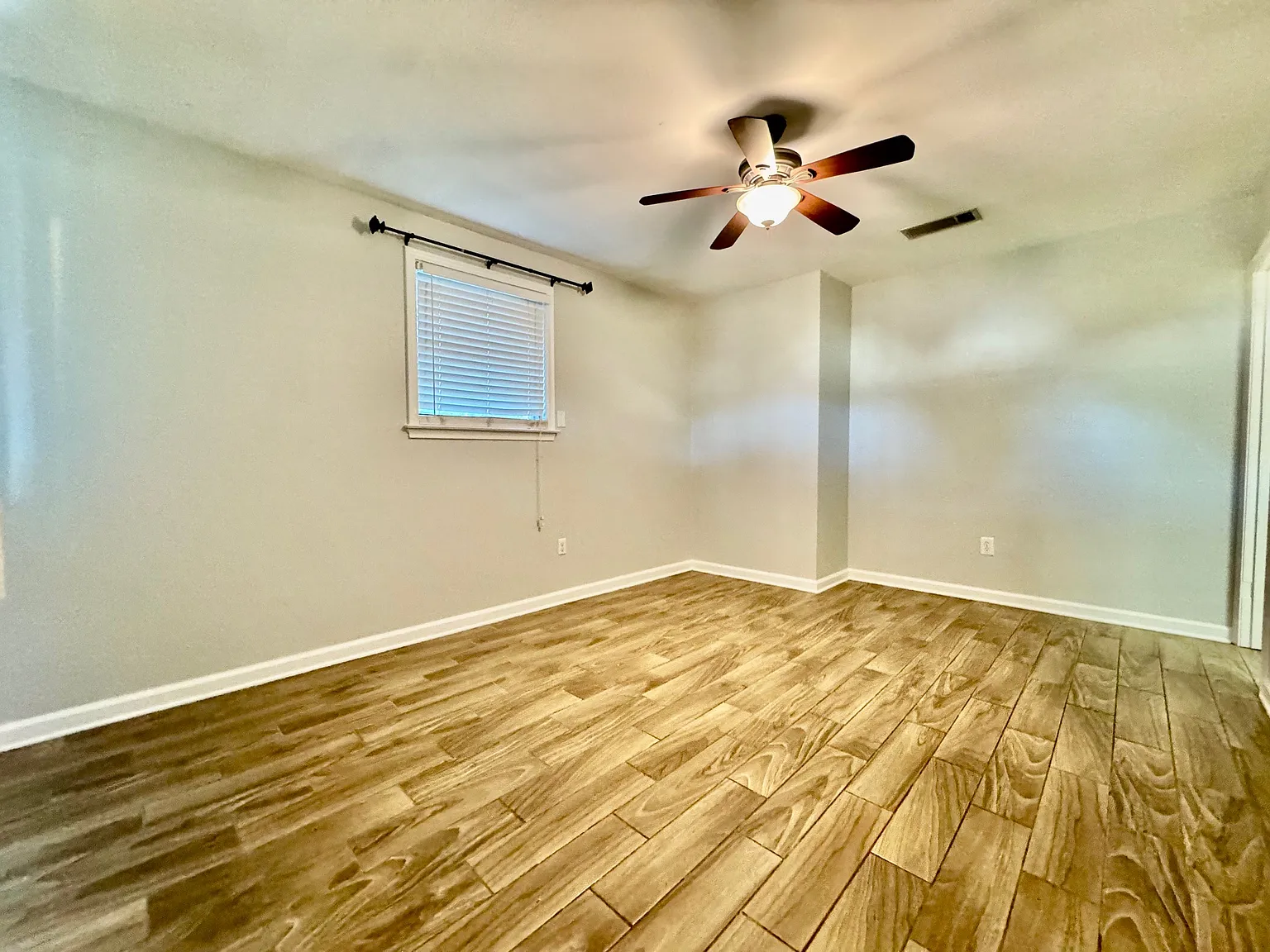 932 Helios Avenue — Photo 3
