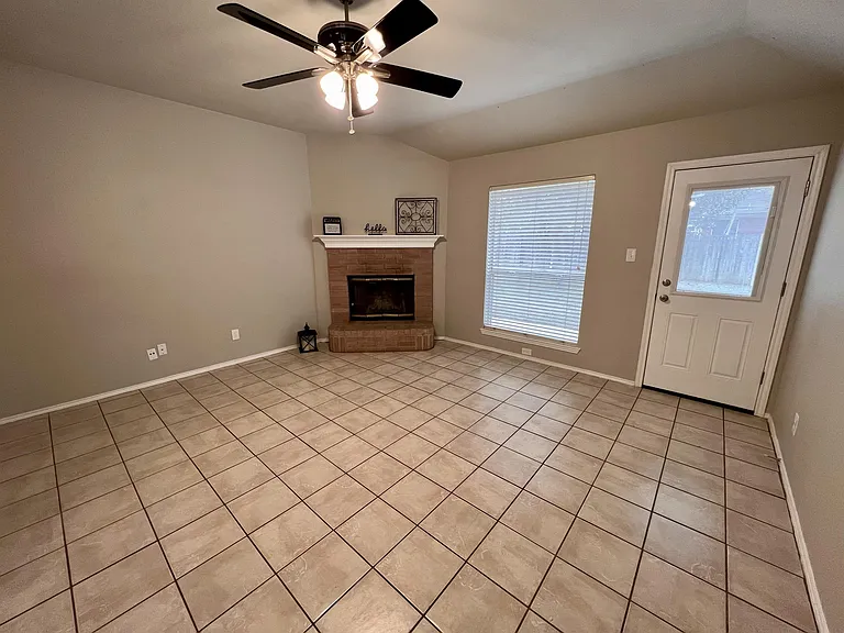 2805 Yorkfield Ct — Photo 15