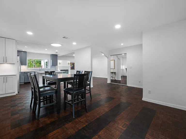 1764 Linwood Cir — Photo 29