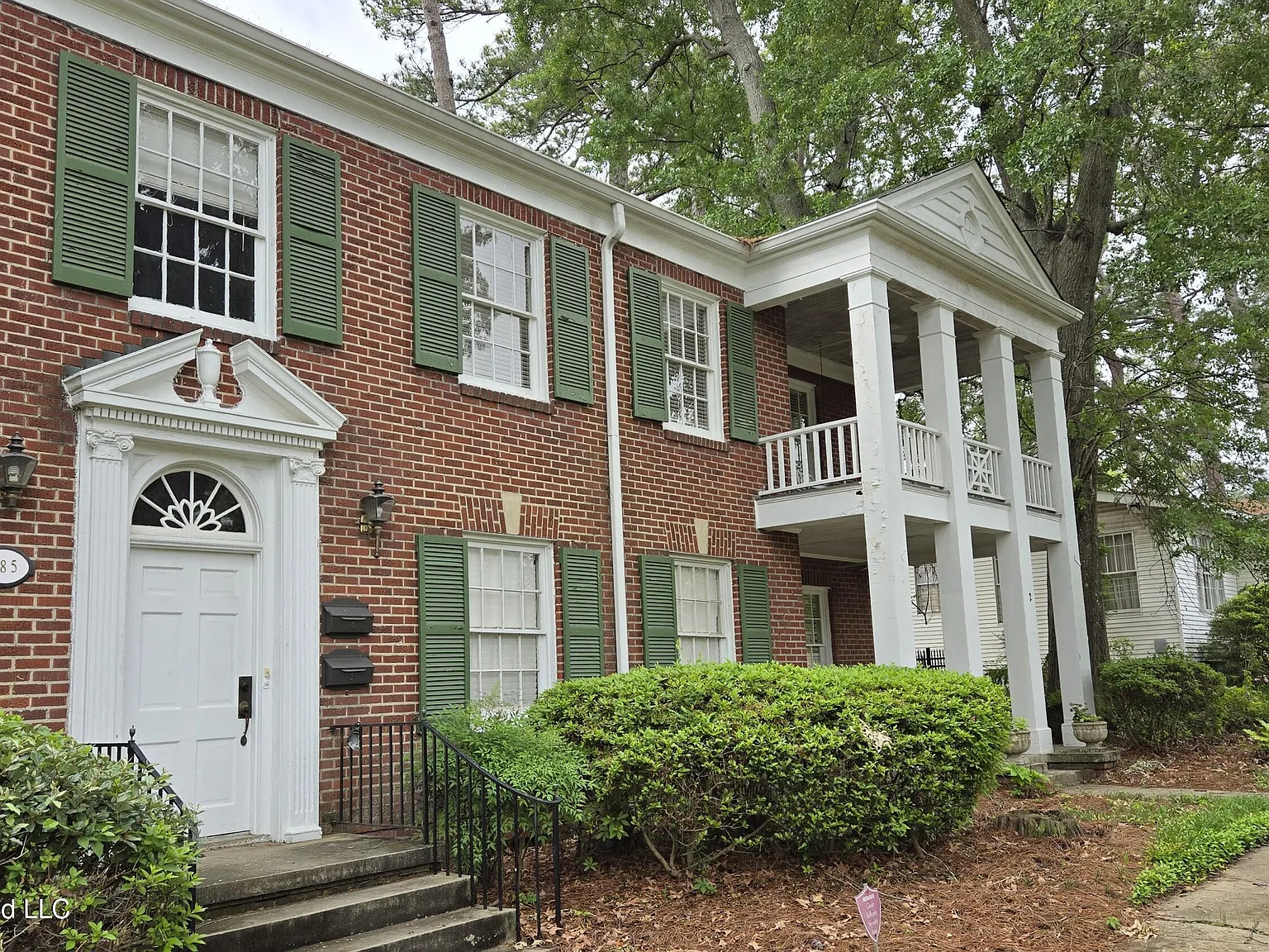 8 bed, 4.5 bath, 5479 sqft, $1,500 — Photo 2